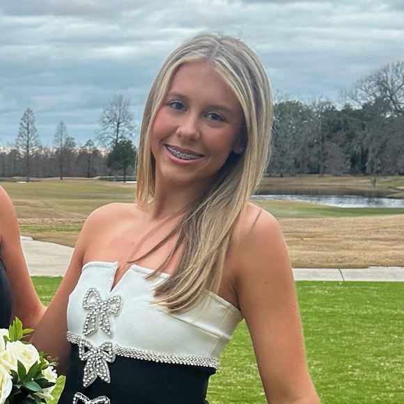 ava_hoffman